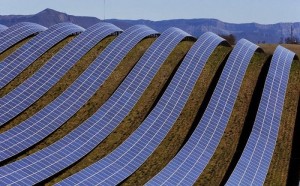 les-mees-solar-farm-france-3-700x434.jpg